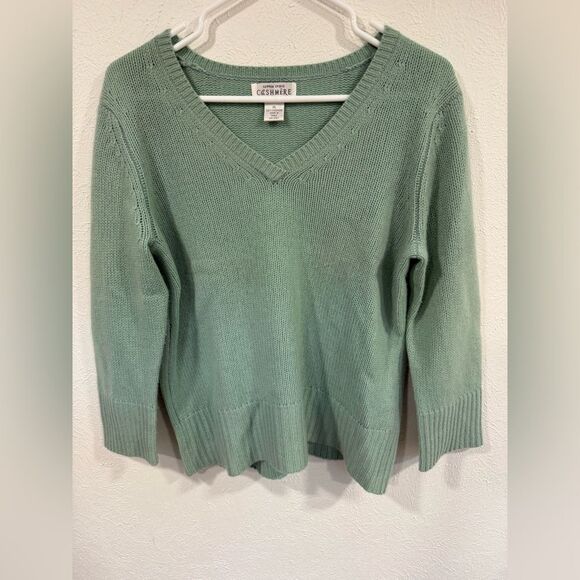 Bloomingdale’s Sutton Studio Cashmere V-Neck Green Sweater, XL - Picture 1 of 3